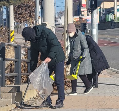 진천지부 "맑음버스정류장 봉사활동"
