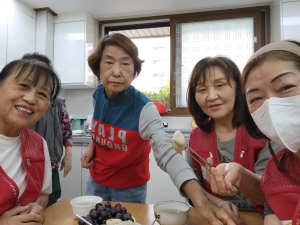 [청주지부] 노인정 봉사활동(치매예방 프로그램)
