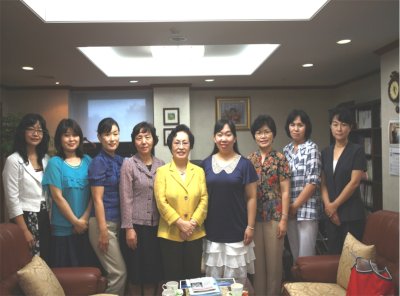 2009 지부특성화으로 초등학교 이중언어교사 된 경기북부지부 회원 본부 방문