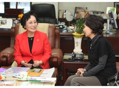 내일신문 인터뷰